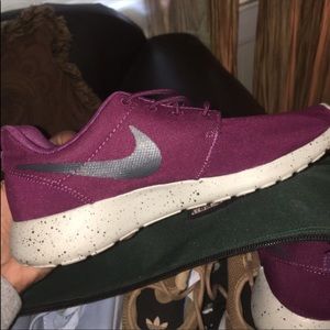 Nike running/basketball shoes